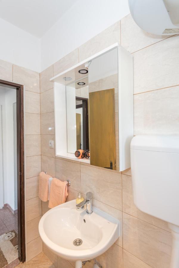 Apartment Plemic Паг Екстер'єр фото